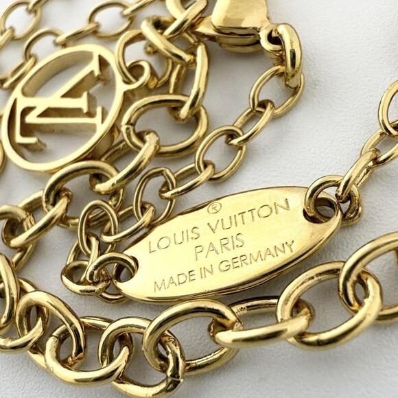 LOUIS VUITTON Love Necklace - Picture 8 of 10